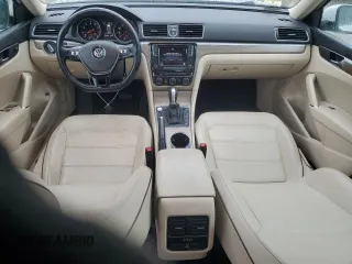 2017 Volkswagen Passat SE z VIN 1VWBT7A34HC039974, wystawiony jako Copart lot #56467785 z przebiegiem 104 996 mil mil oraz Szkoda całkowita • Salvage title. Historia ofert i sprzedaży dostępna na DreamBid. Obrazek 8.
