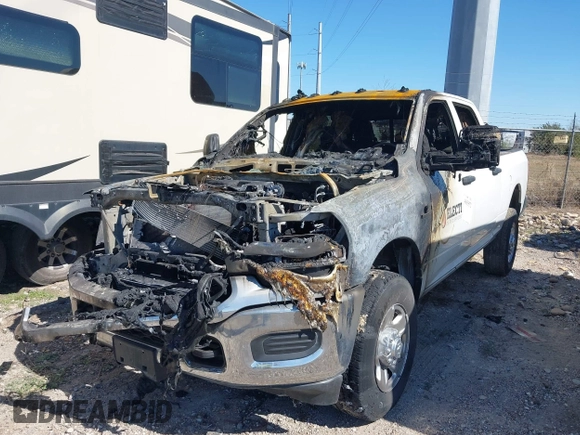 2024 Ram 2500 Tradesman с VIN 3C6UR5CL6RG254421, выставлен на аукционе IAAI как лот 41653572 с пробегом Не указан миль и . История ставок и продаж доступна на DreamBid. Изображение 6.