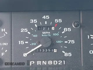 1994 Ford Explorer z VIN 1FMCU22X9RUD78617, wystawiony jako IAAI lot #42368265 z przebiegiem 213 351 mil mil oraz . Historia ofert i sprzedaży dostępna na DreamBid. Obrazek 7.