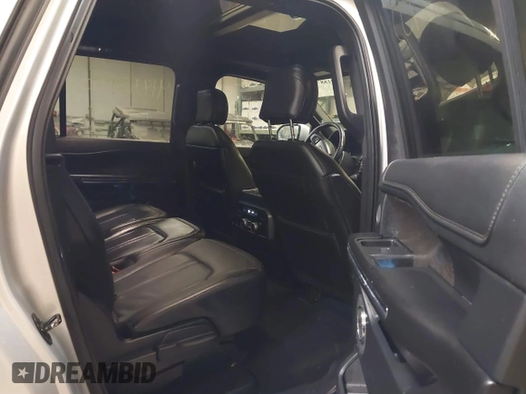 2019 Ford Expedition Max Limited z VIN 1FMJK2AT8KEA38399, wystawiony jako IAAI lot #41887955 z przebiegiem 108 631 mil mil oraz . Historia ofert i sprzedaży dostępna na DreamBid. Obrazek 8.