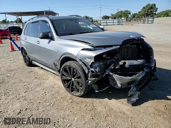 2023 BMW X7 M60i z VIN 5UX33EM0XP9N45266, wystawiony jako Copart lot #68922574 z przebiegiem Nie podano mil oraz Szkody całkowita. Historia ofert i sprzedaży dostępna na DreamBid. Obrazek 12.