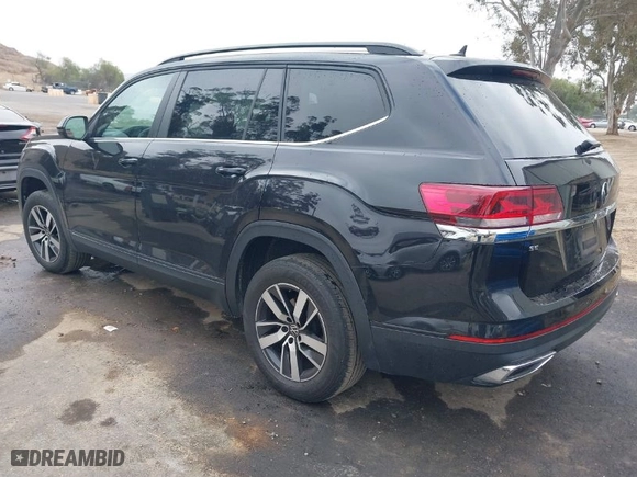 2022 Volkswagen Atlas 2.0T SE with VIN 1V2DP2CA5NC554636, listed as a IAAI auction lot 41500393 with 38,491 mi miles. Bid and sale history available at carsss.com. Image 3.