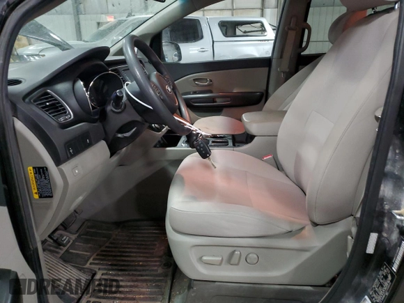 2020 Kia Sedona EX with VIN KNDMB5C12L6588496, listed as a Copart auction lot 45233365 with 104,325 mi miles and Clean Title. Bid and sale history available at carsss.com. Image 7.