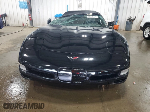 2002 Chevrolet Corvette with VIN 1G1YY32G425105016, listed as a Copart auction lot 58575714 with 33,152 mi miles and Salvage Title. Bid and sale history available at carsss.com. Image 5.