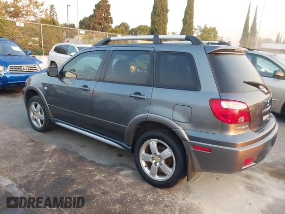 2005 Mitsubishi Outlander XLS with VIN JA4LX41F75U022428, listed as a IAAI auction lot 40293668 with 190,917 mi miles. Bid and sale history available at carsss.com. Image 3.