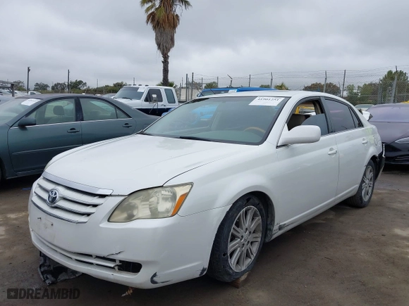 2005 Toyota Avalon XL with VIN 4T1BK36B75U014857, listed as a IAAI auction lot 41901251 with 237,880 mi miles. Bid and sale history available at carsss.com. Image 19.