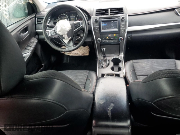 2015 Toyota Camry XLE z VIN 4T1BF1FK6FU886554, wystawiony jako Copart lot #56779225 z przebiegiem 175 713 mil mil oraz Czysty tytuł • Clean title. Historia ofert i sprzedaży dostępna na DreamBid. Obrazek 8.