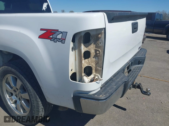 2009 GMC Sierra 1500 SLE with VIN 1GTEK29089Z267703, listed as a IAAI auction lot 41811975 with 250,825 mi miles and . Bid and sale history available at DreamBid. Image 18.