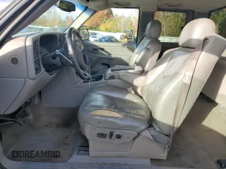 2005 Chevrolet Silverado 1500 Z71 z VIN 1GCEK19B65E242246, wystawiony jako Copart lot #80337234 z przebiegiem 320 619 mil mil oraz Szkoda całkowita • Salvage title. Historia ofert i sprzedaży dostępna na DreamBid. Obrazek 7.