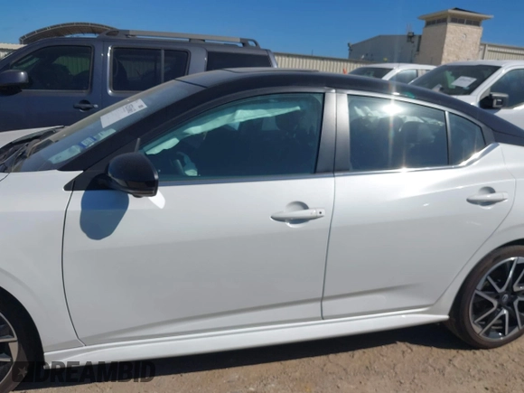 2025 Nissan Sentra SR с VIN 3N1AB8DV3SY267437, выставлен на аукционе IAAI как лот 42531663 с пробегом 11 954 миль миль и . История ставок и продаж доступна на DreamBid. Изображение 14.