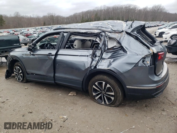 2022 Volkswagen Tiguan S z VIN 3VV1B7AX0NM131082, wystawiony jako Copart lot #47800415 z przebiegiem 59 966 mil mil oraz Szkoda całkowita • Salvage title. Historia ofert i sprzedaży dostępna na DreamBid. Obrazek 2.