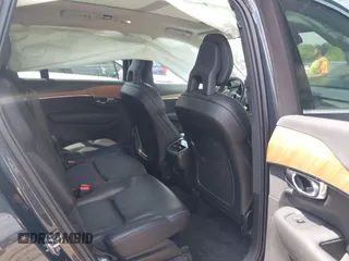 2022 Volvo XC90 Momentum z VIN YV4A22PK2N1782723, wystawiony jako IAAI lot #42200122 z przebiegiem 26 528 mil mil oraz . Historia ofert i sprzedaży dostępna na DreamBid. Obrazek 8.