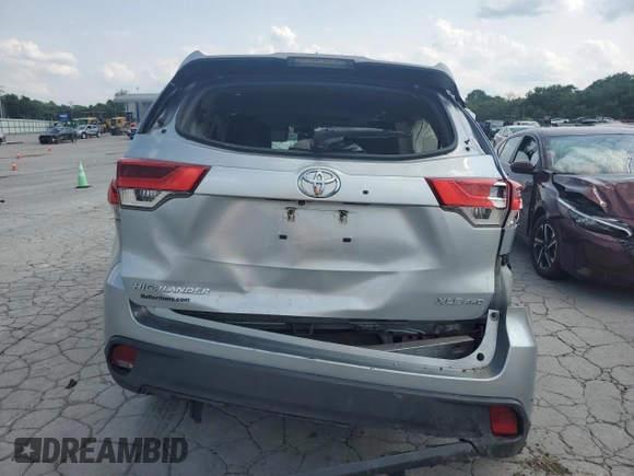 2018 Toyota Highlander SE with VIN 5TDJZRFH1JS527037, listed as a Copart auction lot 60348635 with 56,207 mi miles and Salvage title. Bid and sale history available at DreamBid. Image 6.