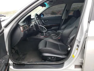 2006 BMW 3 Series 325i with VIN WBAVB13506KR59910, listed as a Copart auction lot 54754715 with 107,181 mi miles and Salvage title. Bid and sale history available at DreamBid. Image 7.