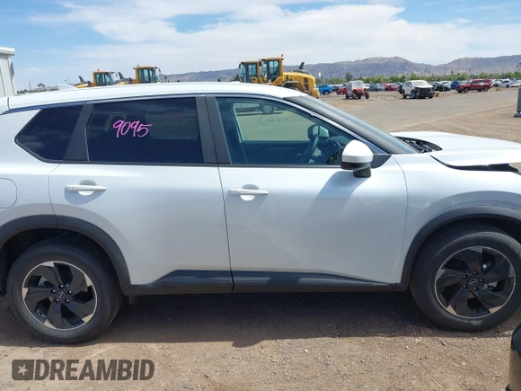 2025 Nissan Rogue SV with VIN 5N1BT3BA4SC796336, listed as a IAAI auction lot 42121637 with 10,193 mi miles. Bid and sale history available at carsss.com. Image 14.