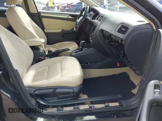 2015 Volkswagen Jetta SE with VIN 3VWD07AJ7FM306911, listed as a IAAI auction lot 42173985 with 143,111 mi miles and . Bid and sale history available at DreamBid. Image 5.