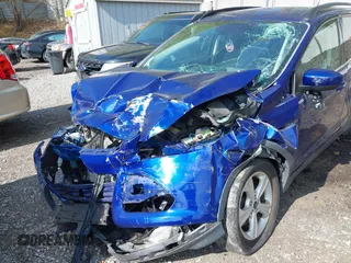 2016 Ford Escape SE z VIN 1FMCU0G90GUB57287, wystawiony jako IAAI lot #42170920 z przebiegiem 76 703 mil mil oraz . Historia ofert i sprzedaży dostępna na DreamBid. Obrazek 6.