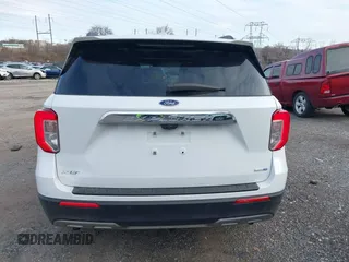 2020 Ford Explorer XLT with VIN 1FMSK8DH2LGC86989, listed as a IAAI auction lot 41078980 with 76,326 mi miles. Bid and sale history available at carsss.com. Image 16.
