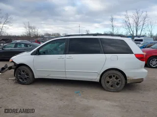 2004 Toyota Sienna LE with VIN 5TDBA23C14S022101, listed as a IAAI auction lot 41879798 with 99,964 mi miles. Bid and sale history available at carsss.com. Image 15.