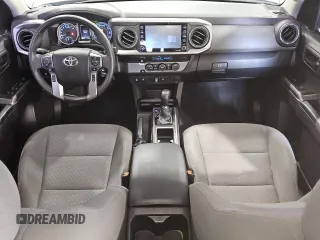 2022 Toyota Tacoma SR5 z VIN 3TMAZ5CN8NM183375, wystawiony jako Copart lot #57228025 z przebiegiem 81 738 mil mil oraz Czysty tytuł • Clean title. Historia ofert i sprzedaży dostępna na DreamBid. Obrazek 8.