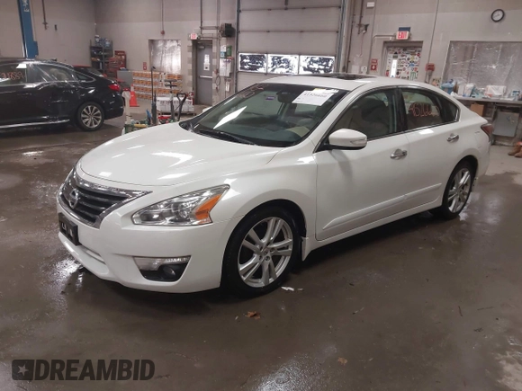 2015 Nissan Altima SL with VIN 1N4BL3AP3FC144071, listed as a IAAI auction lot 41526660 with 204,142 mi miles and . Bid and sale history available at carsss.com. Image 2.