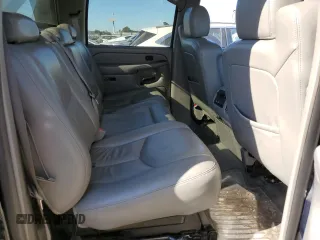 2005 Chevrolet Avalanche Z71 with VIN 3GNEK12Z75G211286, listed as a Copart auction lot 76143034 with 433,502 mi miles and Salvage Title. Bid and sale history available at DreamBid. Image 10.