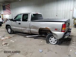 2003 GMC Sierra 1500 SLT z VIN 2GTEK19T731294136, wystawiony jako Copart lot #52197285 z przebiegiem 131 232 mil mil oraz Nie do naprawy • Non repairable. Historia ofert i sprzedaży dostępna na DreamBid. Obrazek 2.