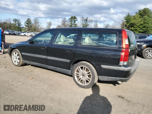 2004 Volvo V70 with VIN YV1SW59V842395259, listed as a Copart auction lot 52301795 with 213,776 mi miles and Salvage Title. Bid and sale history available at carsss.com. Image 2.