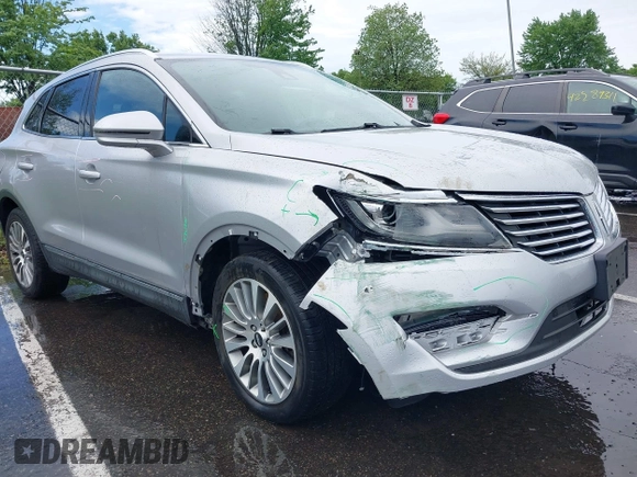 2017 Lincoln MKC Reserve z VIN 5LMCJ3D97HUL53966, wystawiony jako IAAI lot #42248077 z przebiegiem 55 245 mil mil oraz . Historia ofert i sprzedaży dostępna na DreamBid. Obrazek 1.