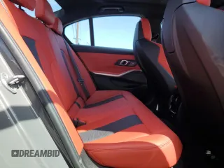 2025 BMW M3 Competition xDrive z VIN WBS33HJ02SFT91341, wystawiony jako Copart lot #53857085 z przebiegiem 5134 mil mil oraz Szkody całkowita. Historia ofert i sprzedaży dostępna na DreamBid. Obrazek 10.
