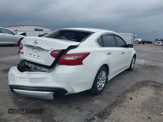 2018 Nissan Altima SR with VIN 1N4AL3AP5JC214819, listed as a IAAI auction lot 42066442 with 161,323 mi miles and . Bid and sale history available at carsss.com. Image 4.