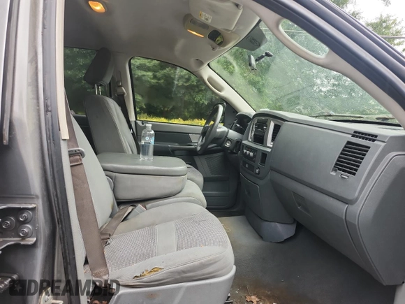 2008 Dodge 1500 SLT z VIN 1D7HA18288S599800, wystawiony jako Copart lot #61833145 z przebiegiem 153 953 mil mil oraz Czysty tytuł • Clean title. Historia ofert i sprzedaży dostępna na DreamBid. Obrazek 5.
