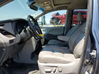 2017 Toyota Sienna XLE with VIN 5TDDZ3DC8HS168698, listed as a Copart auction lot 58201365 with 239,260 mi miles and Salvage title. Bid and sale history available at DreamBid. Image 7.