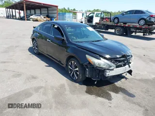 2017 Nissan Altima SR z VIN 1N4AL3AP3HN346511, wystawiony jako IAAI lot #42252884 z przebiegiem 121 727 mil mil oraz . Historia ofert i sprzedaży dostępna na DreamBid. Obrazek 1.