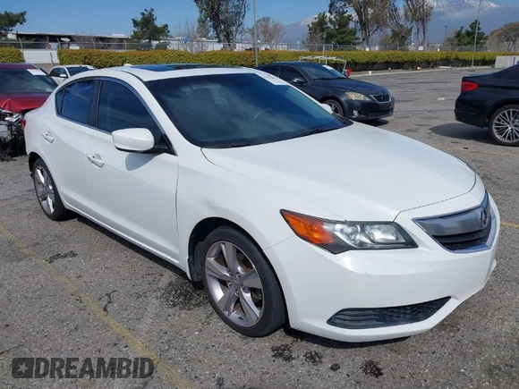 2014 Acura ILX with VIN 19VDE1F34EE011312, listed as a IAAI auction lot 41813693 with 107,032 mi miles. Bid and sale history available at carsss.com. Image 1.