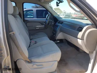 2007 Chevrolet Tahoe LT with VIN 1GNFC13JX7R132823, listed as a IAAI auction lot 41824219 with 1 mi miles. Bid and sale history available at carsss.com. Image 5.