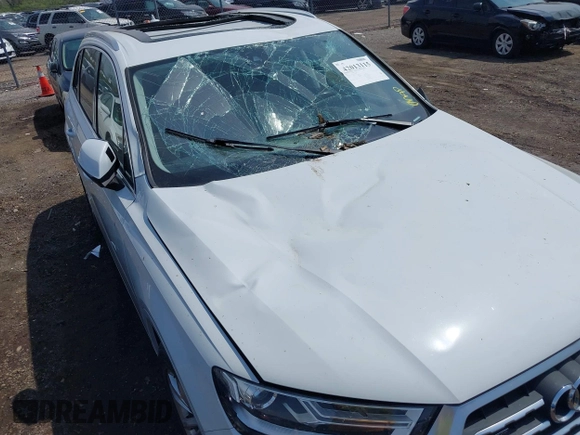 2017 Audi Q7 Premium Plus z VIN WA1LAAF74HD043775, wystawiony jako IAAI lot #42013115 z przebiegiem 68 519 mil mil oraz . Historia ofert i sprzedaży dostępna na DreamBid. Obrazek 6.