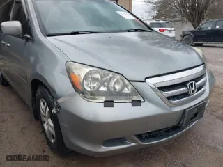 2005 Honda Odyssey EX-L with VIN 5FNRL38745B035909, listed as a IAAI auction lot 41717426 with 292,297 mi miles. Bid and sale history available at carsss.com. Image 6.