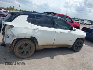 2020 Jeep Compass Latitude z VIN 3C4NJCBB9LT126299, wystawiony jako IAAI lot #42206657 z przebiegiem 60 550 mil mil oraz . Historia ofert i sprzedaży dostępna na DreamBid. Obrazek 14.