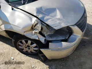 2005 Chrysler Town & Country Touring with VIN 2C4GP54L15R171414, listed as a Copart auction lot 50311912 with 209,689 mi miles and Non Repairable. Bid and sale history available at carsss.com. Image 9.