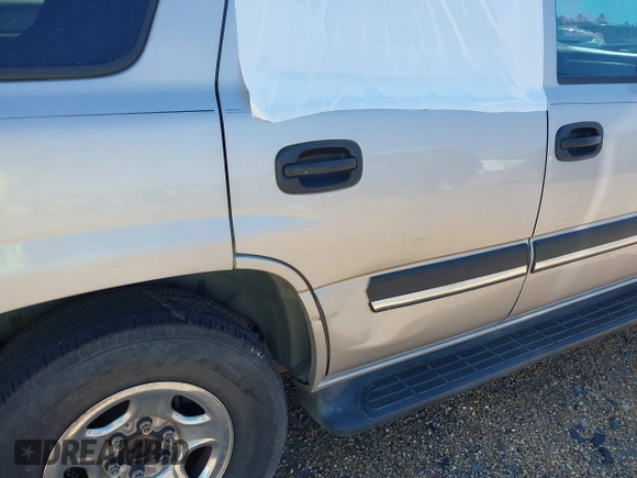 2004 Chevrolet Tahoe LT z VIN 1GNEC13Z94R253470, wystawiony jako IAAI lot #41575306 z przebiegiem 274 287 mil mil oraz . Historia ofert i sprzedaży dostępna na DreamBid. Obrazek 13.