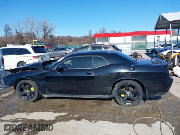 2013 Dodge Challenger R/T with VIN 2C3CDYBT8DH604893, listed as a IAAI auction lot 41585963 with 62,653 mi miles. Bid and sale history available at carsss.com. Image 14.