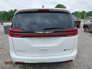 2024 Chrysler Pacifica Hybrid Select z VIN 2C4RC1S75RR103836, wystawiony jako IAAI lot #42293507 z przebiegiem 41 774 mil mil oraz . Historia ofert i sprzedaży dostępna na DreamBid. Obrazek 16.