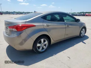 2013 Hyundai Elantra Limited z VIN 5NPDH4AE5DH299859, wystawiony jako Copart lot #57851055 z przebiegiem 179 928 mil mil oraz Szkoda całkowita • Salvage title. Historia ofert i sprzedaży dostępna na DreamBid. Obrazek 3.