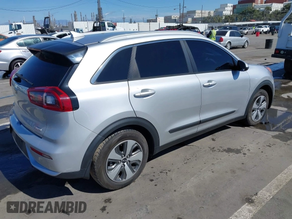2018 Kia Niro LX with VIN KNDCB3LC9J5157481, listed as a IAAI auction lot 41682191 with 92,578 mi miles. Bid and sale history available at carsss.com. Image 4.