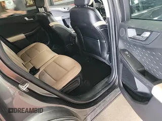2020 Ford Escape Titanium Hybrid с VIN 1FMCU0DZ5LUC33021, выставлен на аукционе IAAI как лот 42788944 с пробегом 60 049 миль миль и . История ставок и продаж доступна на DreamBid. Изображение 19.