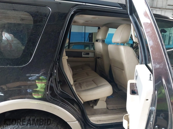 2013 Ford Expedition XLT z VIN 1FMJU1H54DEF63913, wystawiony jako IAAI lot #42195953 z przebiegiem 216 030 mil mil oraz . Historia ofert i sprzedaży dostępna na DreamBid. Obrazek 8.