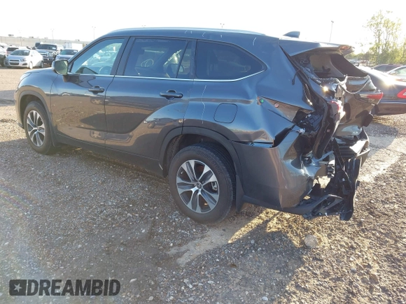 2024 Toyota Highlander LE z VIN 5TDKDRAH0RS528587, wystawiony jako IAAI lot #42002196 z przebiegiem 9 363 mil mil oraz . Historia ofert i sprzedaży dostępna na DreamBid. Obrazek 3.