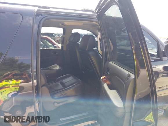 2007 Chevrolet Suburban LT с VIN 3GNFC16057G212162, выставлен на аукционе IAAI как лот 42571842 с пробегом 233 932 миль миль и . История ставок и продаж доступна на DreamBid. Изображение 8.