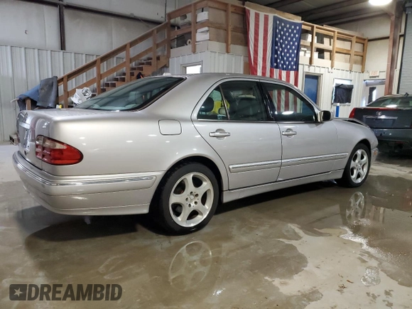 2002 Mercedes-Benz E 320 with VIN WDBJF65J52B497463, listed as a Copart auction lot 82372014 with 201,131 mi miles and Salvage Title. Bid and sale history available at DreamBid. Image 3.